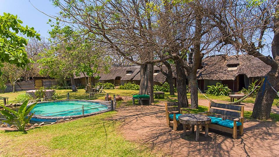 Mgoza Lodge Cape Maclear Екстериор снимка