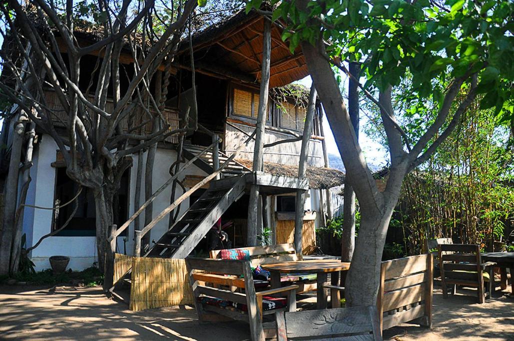 Mgoza Lodge Cape Maclear Екстериор снимка